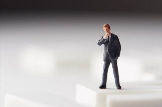 「頭が真っ白に…」ある日突然、絶縁状態だった父の納税通知書が届いた30代男性の戦々恐々