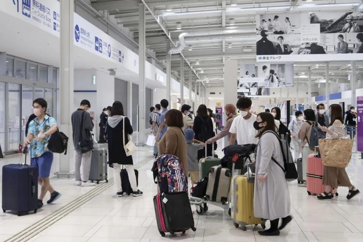 新型コロナ感染拡大が夏の旅行にどう影響するか（写真／共同通信社）