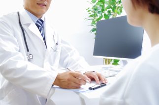 平均年収1000万円超の職種は4つ　1位は医師の1378万円、2位パイロットは大幅ダウン