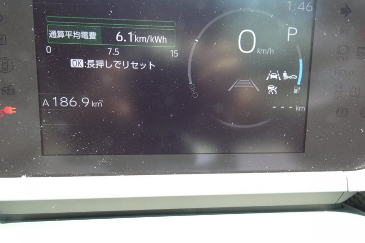 ここまでの電費は6.1km／kWh。186.9km山岳路を走行してバッテリー残量は50％少々