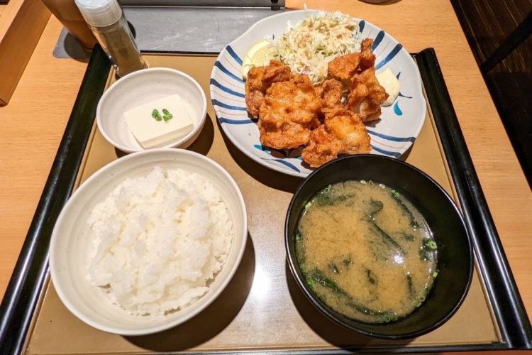 30円値上げして720円になった、やよい軒の『から揚げ定食』