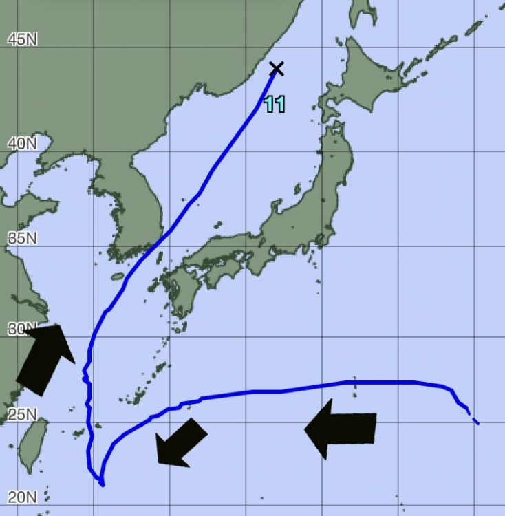青い線は9月初めに接近した台風11号の進路（出典／気象庁HPから引用し、加工）