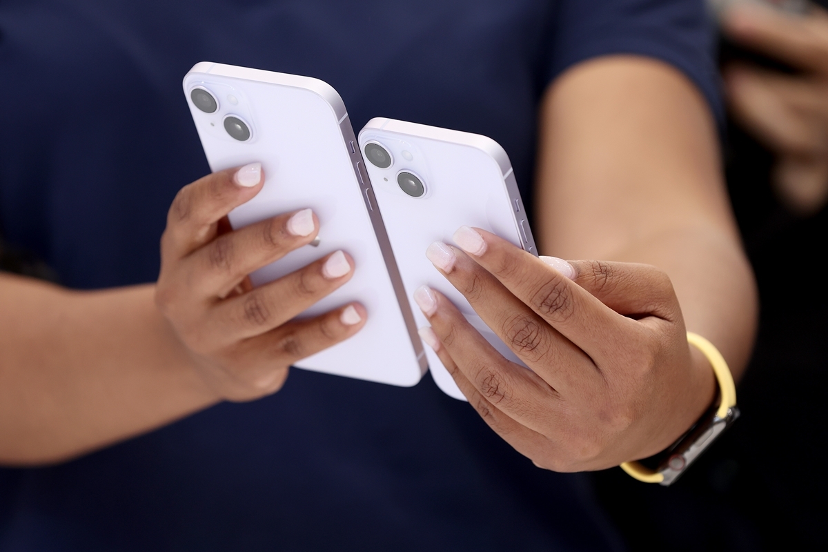 iPhone 14で「mini」廃止 コンパクトサイズにこだわる“mini難民”たちの嘆き | マネーポストWEB