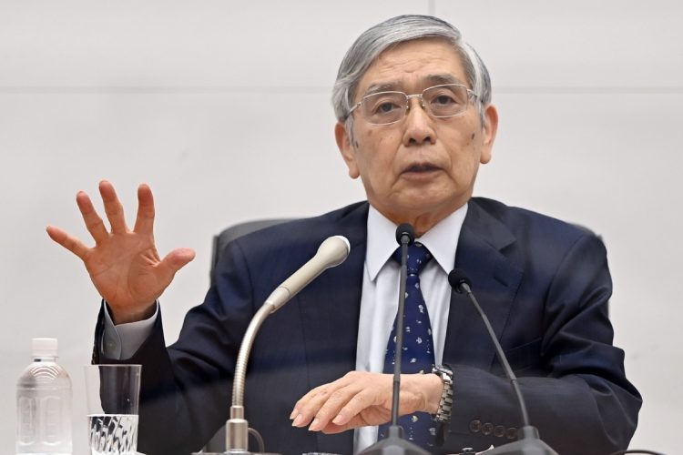 今後も為替介入が続く可能性もあるが…（黒田東彦・日銀総裁。時事通信フォト）「