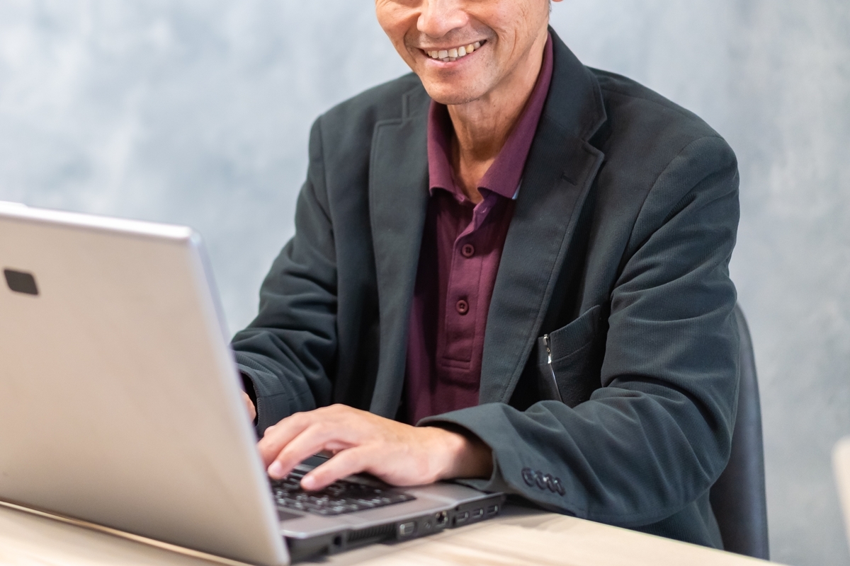 定年後にフリーランスとして働く選択肢 「シニアこそフリーに向いている」というワケ | マネーポストWEB