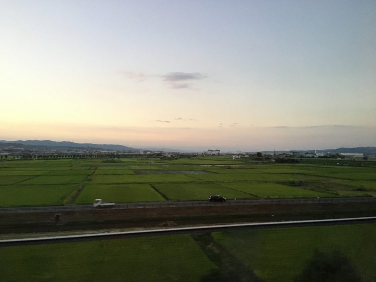 朝の車窓風景