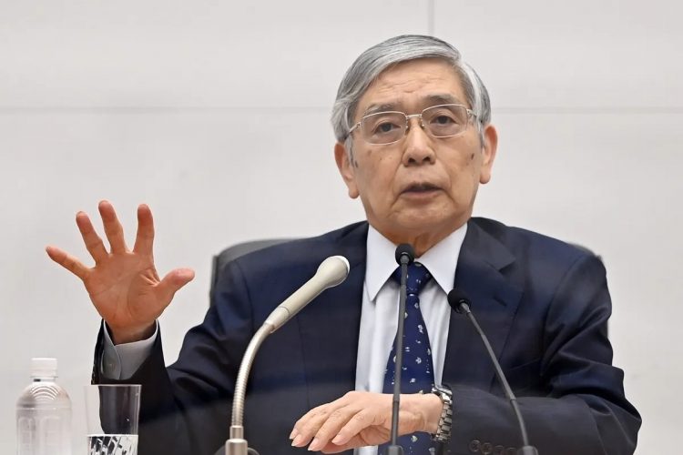 歴史的円安下でも従来の緩和策を維持する黒田東彦・日銀総裁（時事通信フォト）