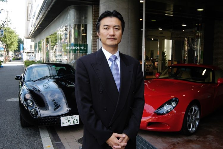 2002年、TVRのディーラー権を取得（本人提供）