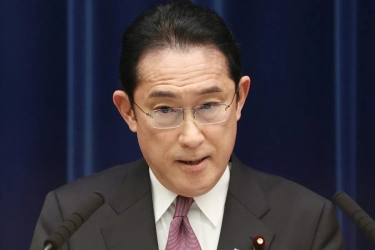 岸田文雄・首相の諮問機関「政府税制調査会」が真っ先に標的にするのは高齢者の資産（時事通信フォト）