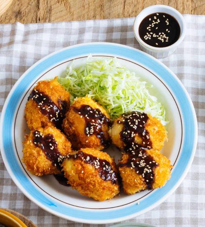 1人分93円の「マッシュポテトとチーズのはさみチキンかつ」（12個分）