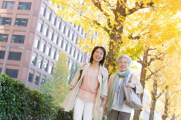 百貨店から持ち帰るのは「もの」だけではないという（写真：イメージマート）