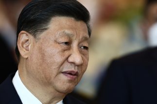中国市場に進出した日本企業は岐路に立たされている（習近平主席／EPA＝時事）