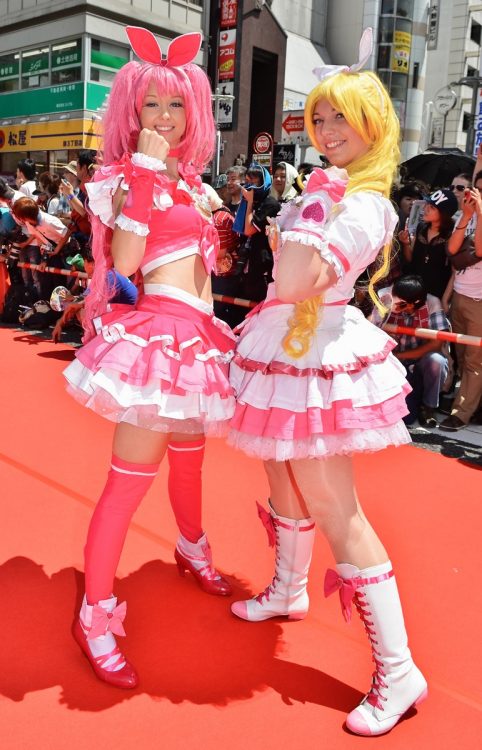 日本のアニメ文化は海外でも人気で、コスプレを楽しむ外国人観光客も（写真／AFLO）