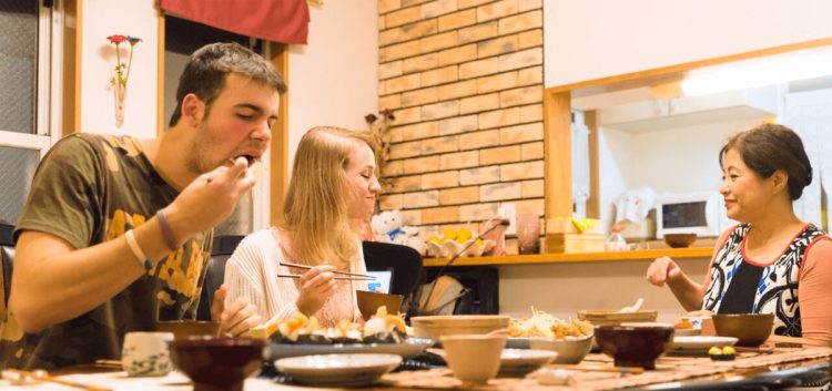 『エアキッチン』では語学や料理の腕前より、ゲストがどれだけ楽しい時間を過ごせるかを重要視するという