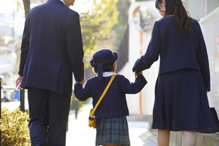 親ガチャ問題の本質を考える（写真：イメージマート）