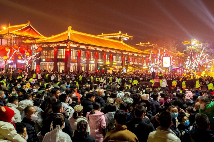 春節期間、中国の観光地には多くの人たちが集まった（陝西省西安。Getty Images）