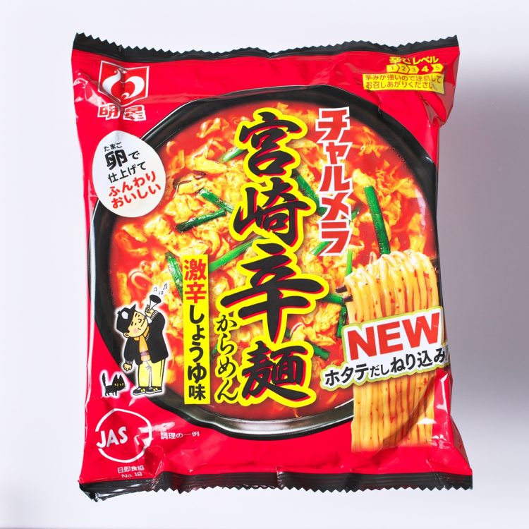 7位／明星・チャルメラ　宮崎辛麺　激辛しょうゆ味【麺6.8点、スープ6.5点、バランス6.3点】（撮影／黒石あみ）