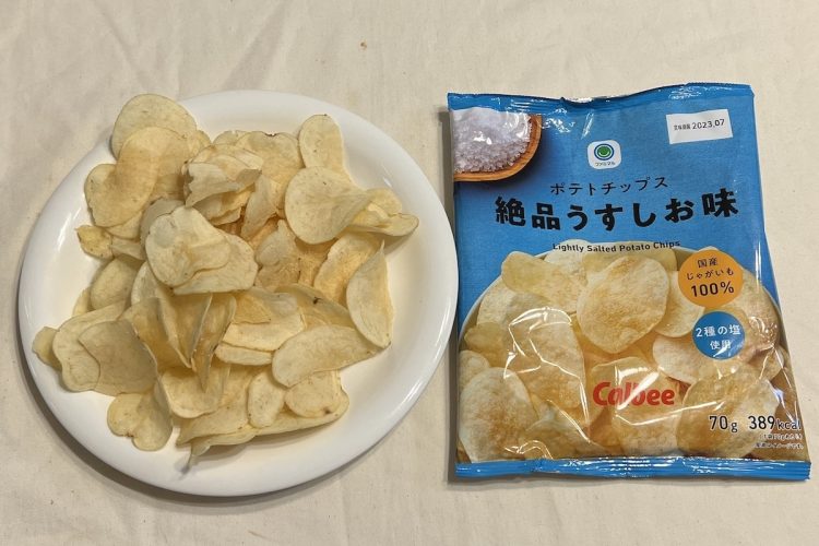 さわやかな塩の味わいがあるファミリーマート『ポテトチップス絶品うすしお味』