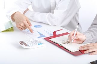 「両親を扶養家族にする」条件とメリット　税負担は軽減されるが2つの“落とし穴”に要注意