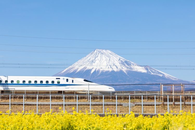 鉄道や航空会社などのサイトも要チェック（イメージ）