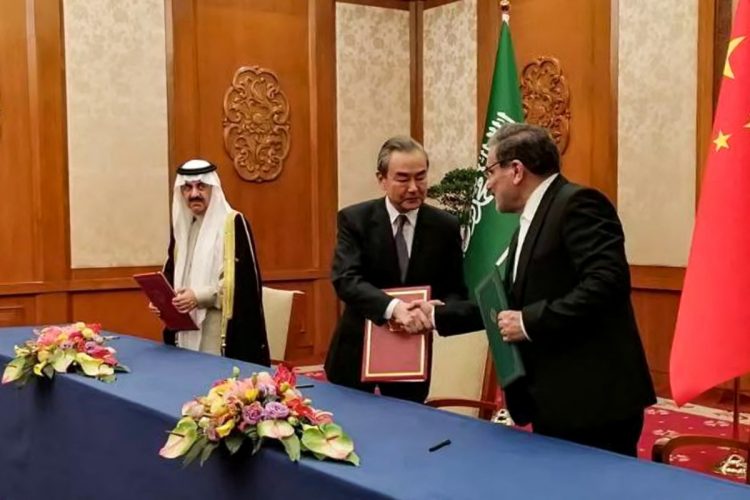 中国がサウジアラビアとイランの外交関係正常化合意の仲介役となったことで、国際金融市場はどう変わるか（イランメディア提供。AFP＝時事）