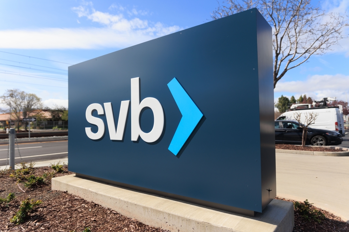 シリコンバレー銀行破綻は“超緩和バブル”の反動 日本の銀行に飛び火する可能性はあるのか | マネーポストWEB