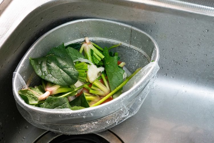 特に夏場は室内の生ゴミの臭いが気になる（写真：イメージマート）