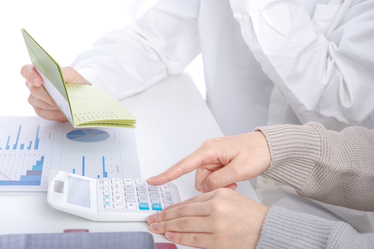 生命保険の安易な解約には様々なリスクがある(イメージ)