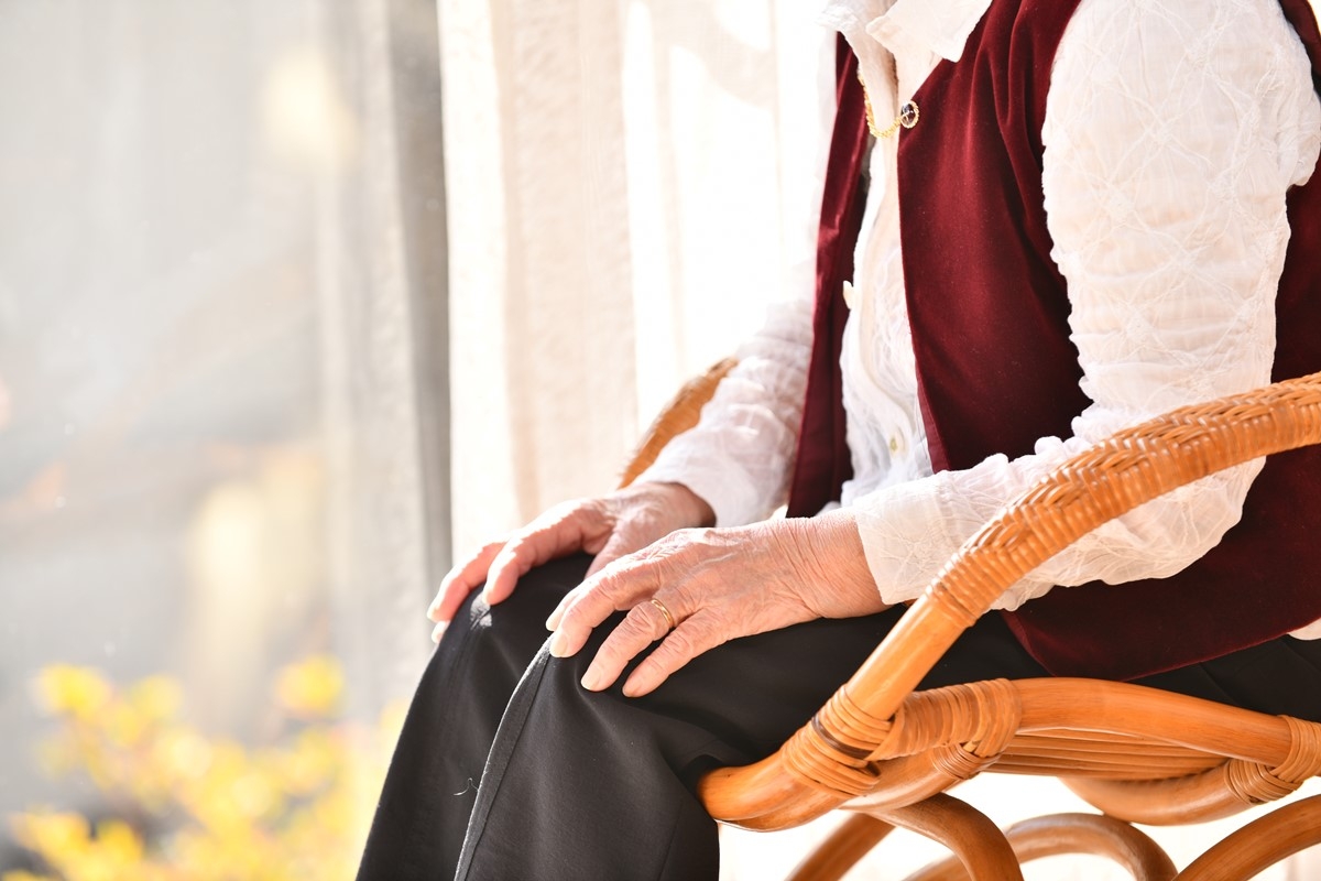 「老老介護で苦しむよりは良かったのかも…」両親を早くに亡くした70代女性が“今だから言える”本音 マネーポストWEB