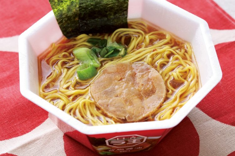 カップラーメン「しょうゆ」部門で1位に輝いた『ラ王背脂醤油』