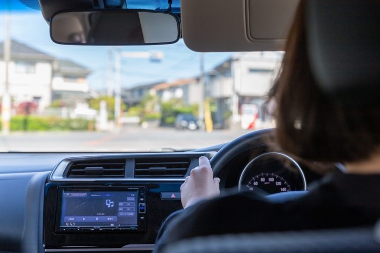 車の使用が思わぬ出費に発展することも（イメージ）