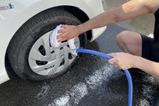 公道を私物化する“道路族”問題　「路上洗車」「自転車の練習」に苦言を呈された人たちの困惑と言い分
