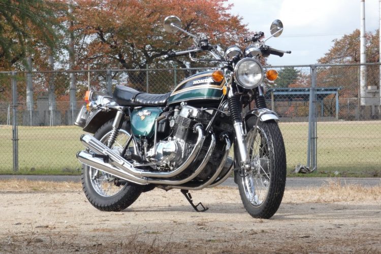 日本だけでなく、世界に衝撃を与え、ナナハンブームをつくり上げた「ホンダ・ドリームCB750FOUR」。写真は国内向けの「K4」、輸出用は「K3」と呼ばれていた