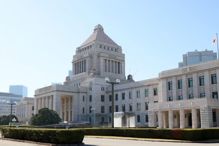 女性議員を増やすためにはどういった改革が必要か（写真／AFLO）