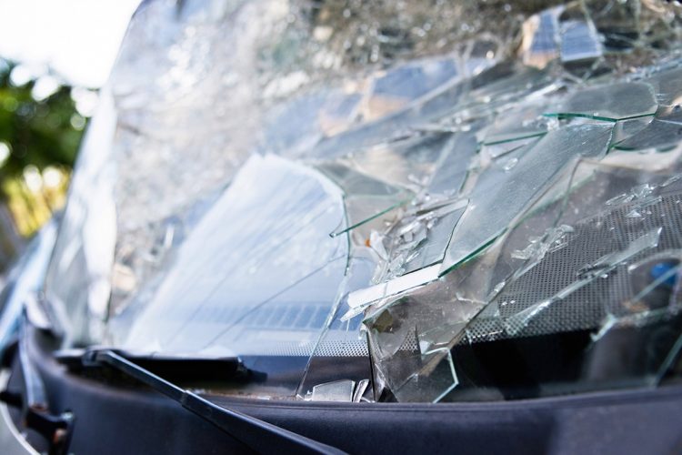 修理工場が故意に顧客の車に傷をつけ高額の保険料を請求するケースもあるという（Getty Images）