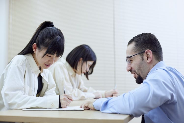 日本人の英語学習のどこに問題があるのか？（写真：イメージマート）