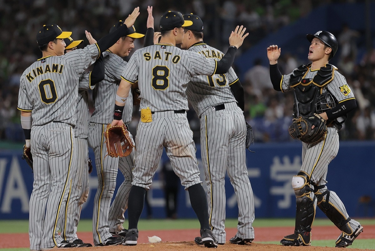 阪神優勝なら経済効果700億円超 もしV逸なら記念グッズがゴミの 阪神優勝なら経済効果700億円超 もしV逸なら記念グッズがゴミの