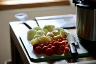 電気圧力鍋を使いこなせなかった人たちの想定外　「意外に時間がかかる」「味見できない」「煮込みばかり作らない」