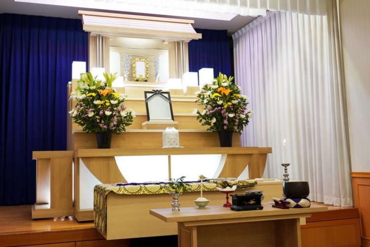 葬儀の準備は何から始める？（写真：イメージマート）
