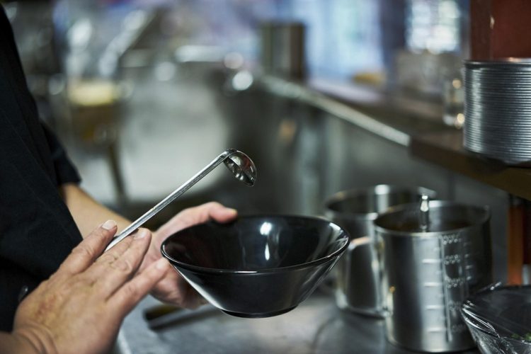 ラーメン店もコストを削減するために試行錯誤（イメージ）