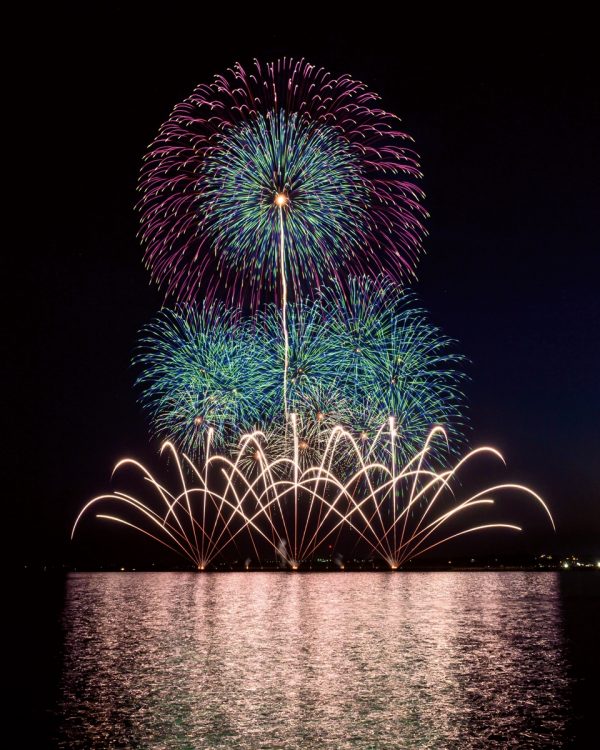 今年9月に大洗サンビーチで開催された大洗海上花火大会。全国花火競技大会で最高名誉の内閣総理大臣賞を過去に複数回受賞した経歴を持つ野村花火工業が打ち上げを担当。1万2000発の花火が打ち上げられた