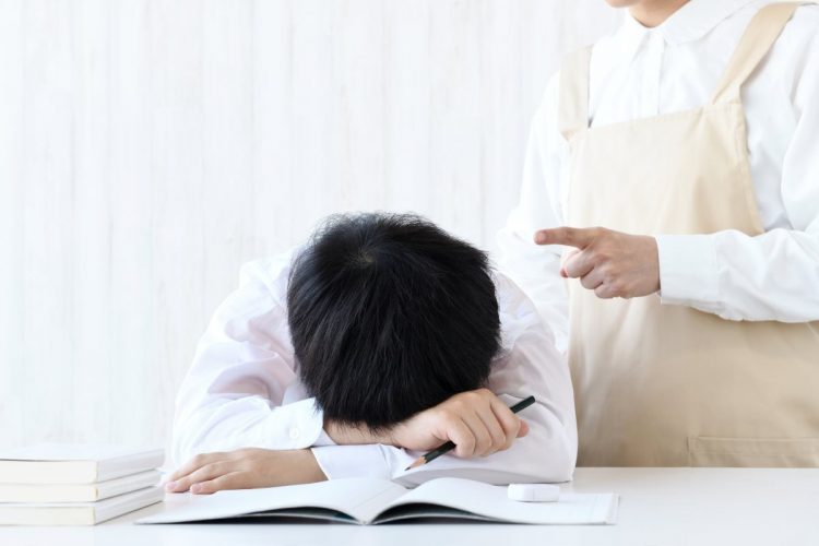 中学受験では親の関与が大きく結果を左右すると言われることも（写真：イメージマート）