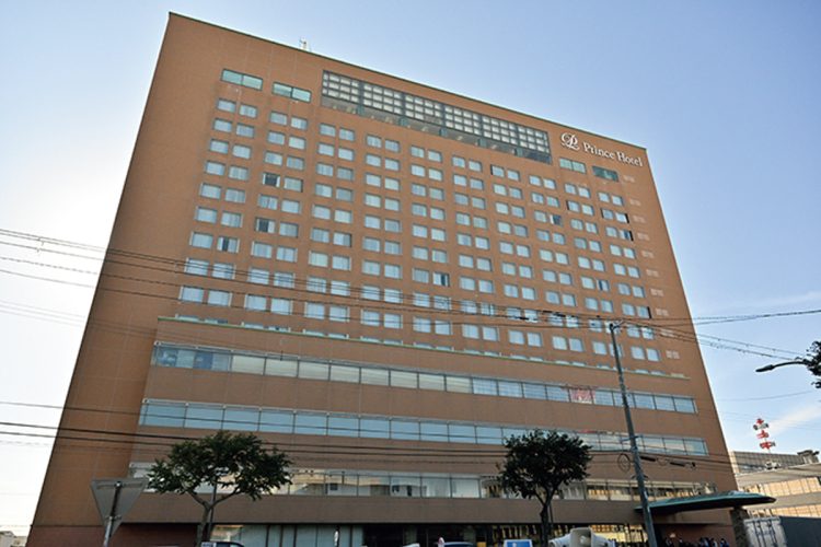 『釧路プリンスホテル』（北海道釧路市幸町7-1）。1993年開業。17階建は市内最高層。釧路のランドマーク的存在（北海道釧路市幸町7-1）