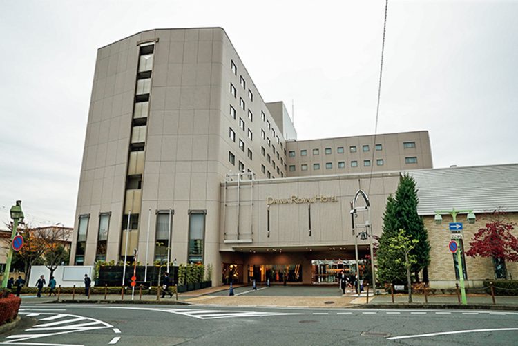 『THE KASHIHARA』（奈良県橿原市久米町652-2）。1994年開業。橿原神宮前駅から徒歩1分。広々とした部屋も人気の理由