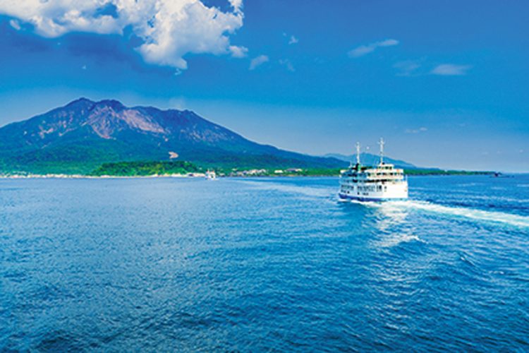 「桜島」観光にはバスやフェリー、クルーズ船などさまざま