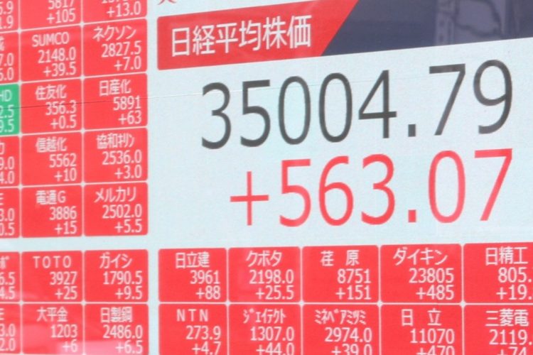 大地震があったにもかかわらず年初から日本株は好調（1月11日／時事通信フォト）