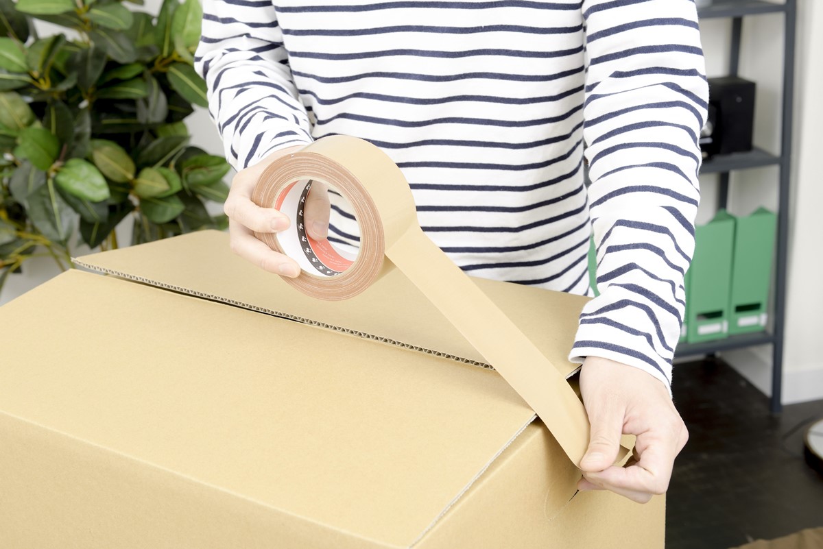 IKEAでの購入商品。 購入後、一年とたたずして引っ越したため、不要になりました イケア、仲里依紗さん・又吉直樹さんを起用した「それぞれちがって