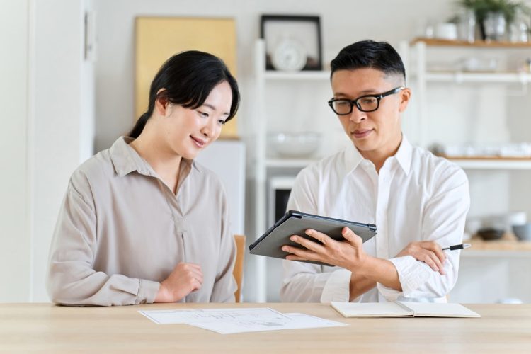 資産寿命を延ばすために有効な金融商品は？（写真：イメージマート）