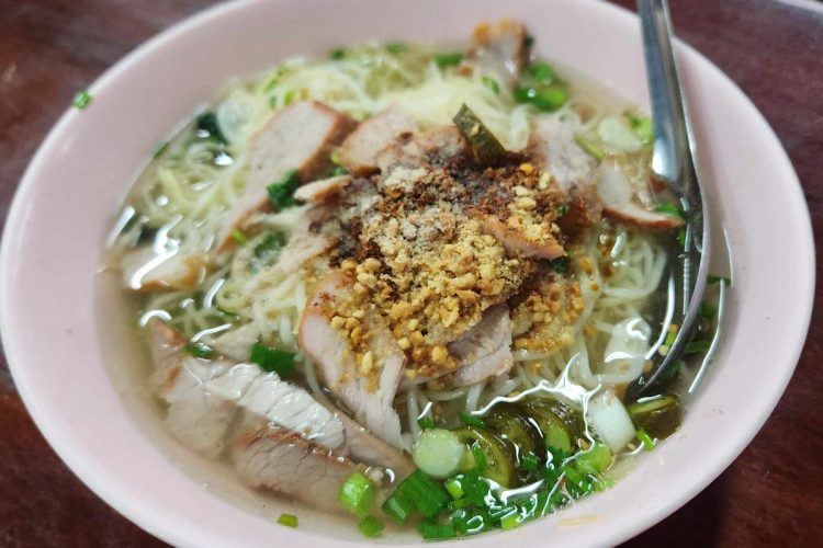 200円で食べられるタイのラーメン