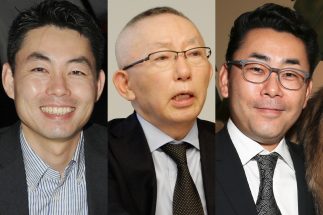柳井一族の動向に注目が集まる（左から次男の康治氏、正氏、長男の一海氏／時事通信フォト）